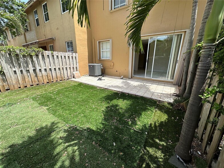 Building Photo - 10869 SW 88th Ter
