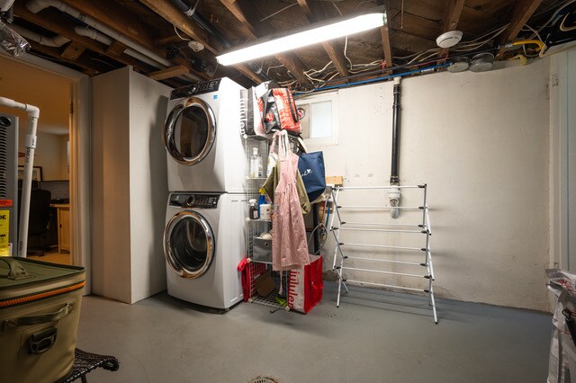 Washer and dryer located in basement - 1131 S Elizabeth St