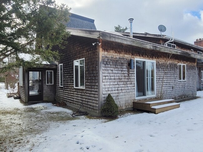 Building Photo - 46 Long Hill Rd