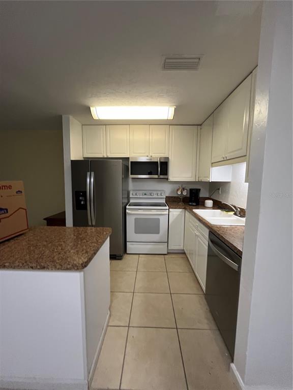 Building Photo - 2836 SW 14th Dr