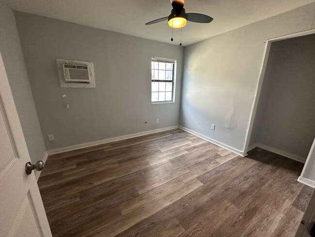 Building Photo - Beautiful 2 Bedroom Apartment