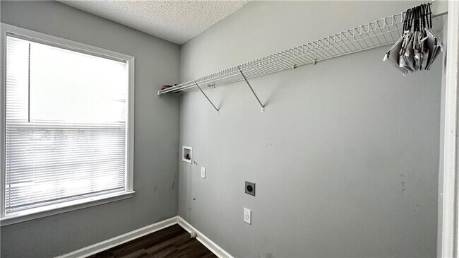 Building Photo - 9155 Ruel Ln