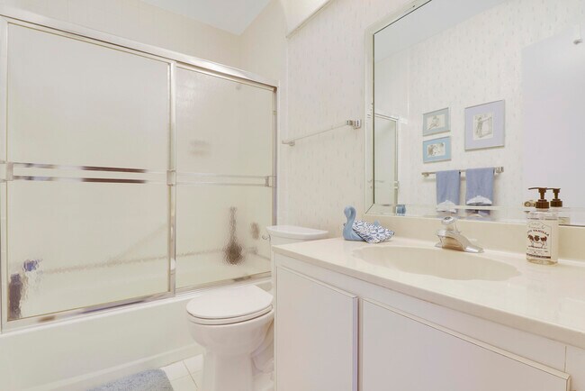 Building Photo - 13759 Date Palm Ct