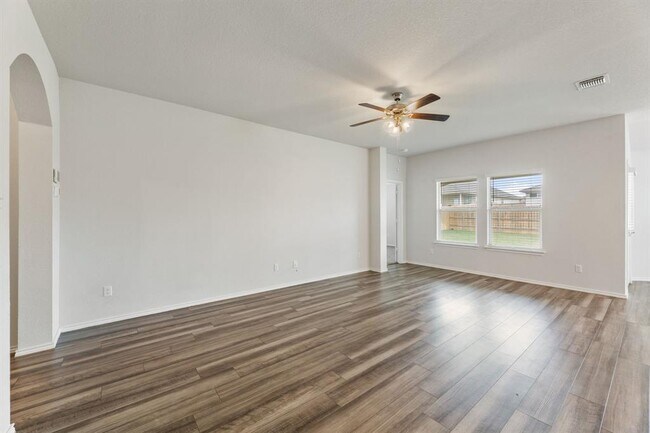 Building Photo - 105 Rearden Blvd