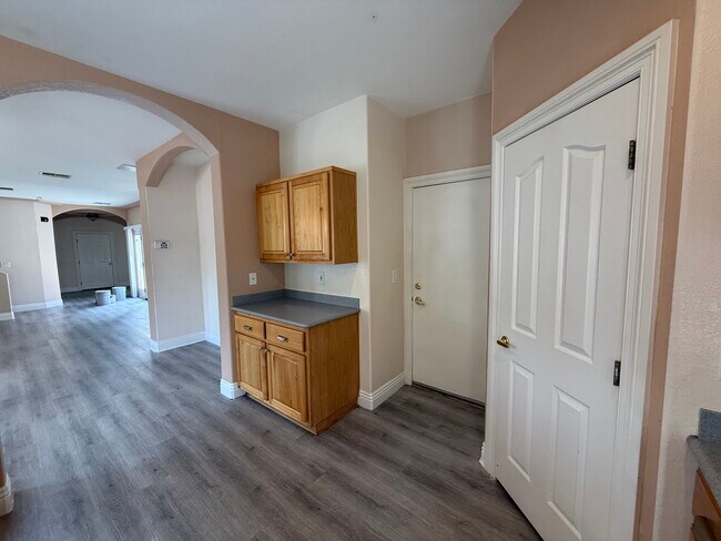 Building Photo - 8894 Houston Ridge Ave