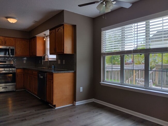 Building Photo - 811 Rilee Dr