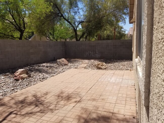Building Photo - 2 Bedroom Home Located in Summerlin!