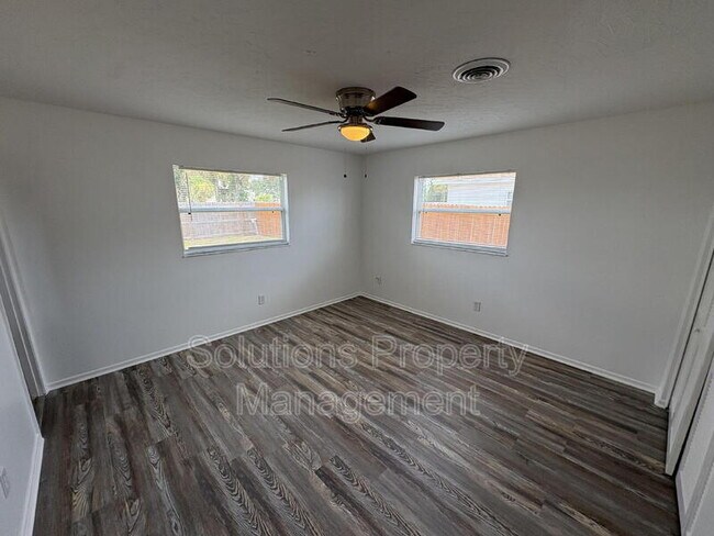 Building Photo - 60 Barbados Dr