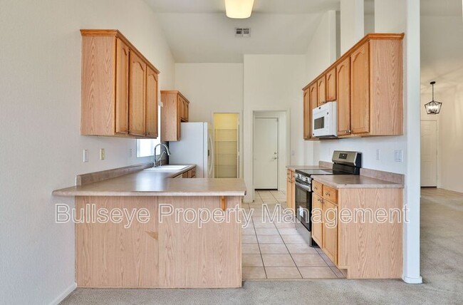 Building Photo - 515 N Aletta