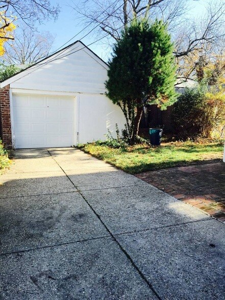 Building Photo - 69-51 181st St