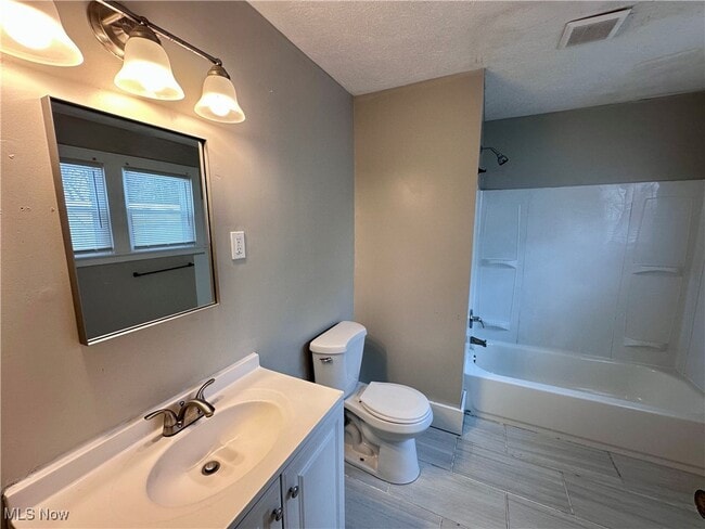 Building Photo - 1174 Tampa Ave