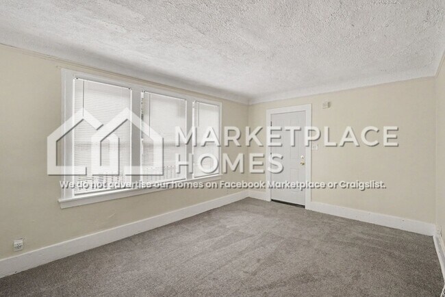 Building Photo - 15710 Northlawn St