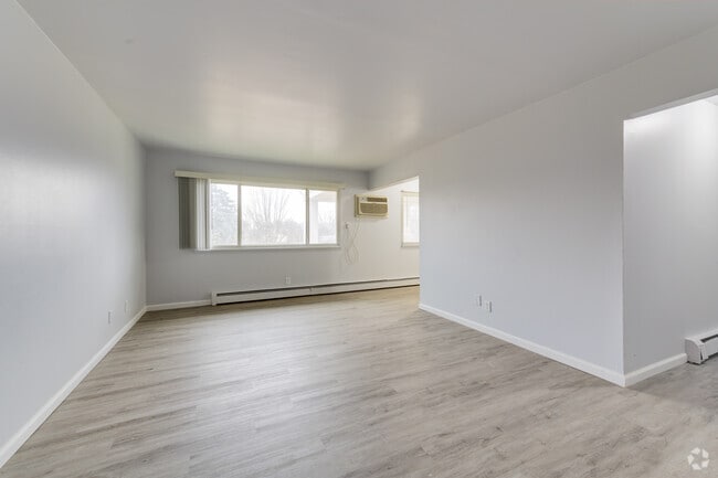 2BR, 1BA - 840 SF - Ventnor Flatz