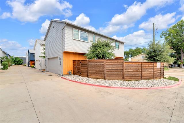 Building Photo - 1028 Bastion Ct