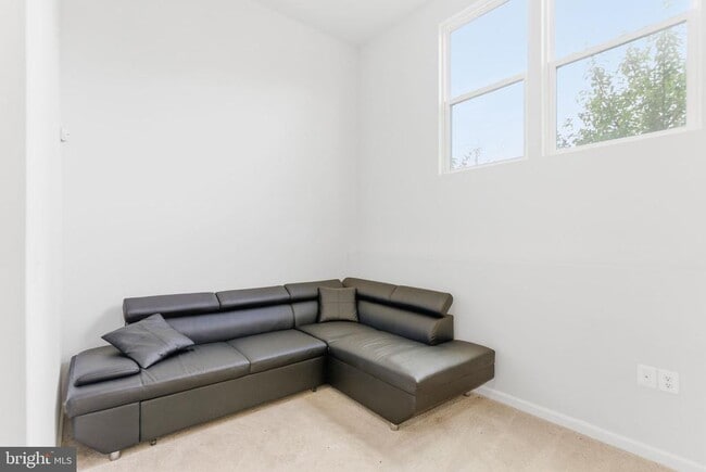 Building Photo - 66 National St