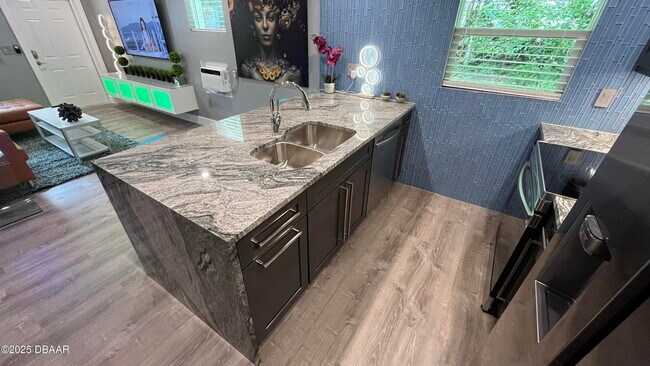 Building Photo - 236 N Keech St