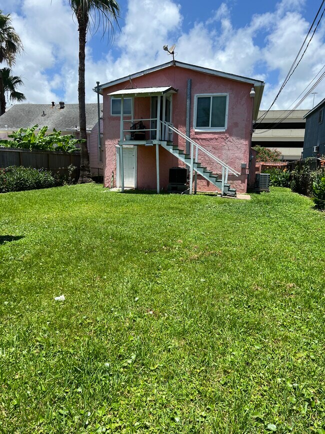 Building Photo - 705 Church St