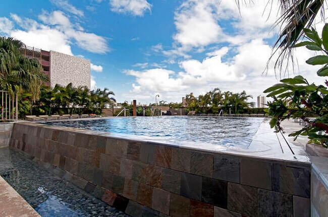 Building Photo - Luxurious Penthouse Living in Downtown Honolulu!