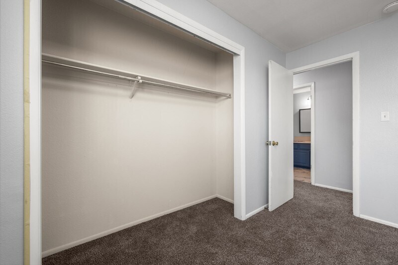 Building Photo - 80 N 400 E
