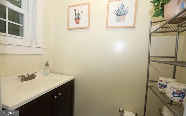 Building Photo - 114 Ellis St