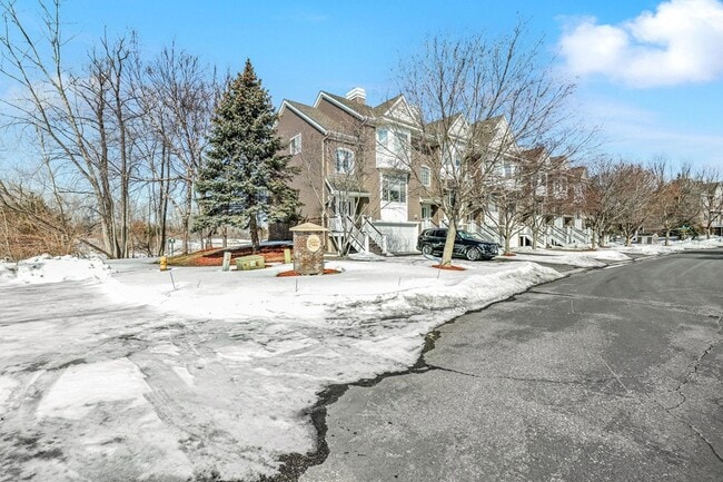 Building Photo - 10514 8th Ave N