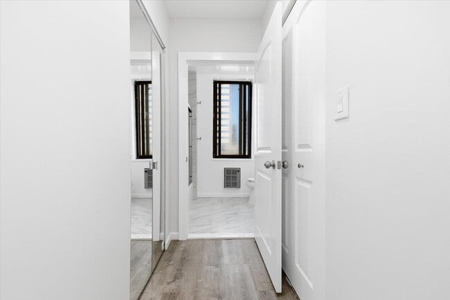 Building Photo - 45 River Dr S