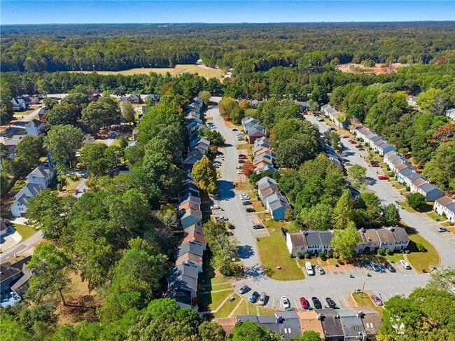 Building Photo - 5651 Wells Cir