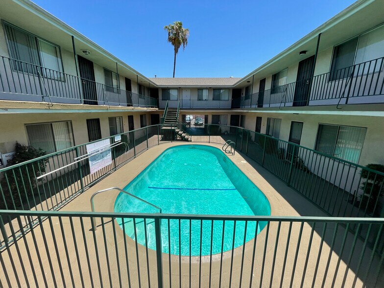 Primary Photo - 6444 Tujunga Ave