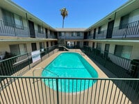Building Photo - 6444 Tujunga Ave