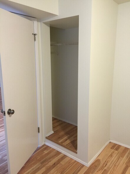 Building Photo - 5728 S Ryan St