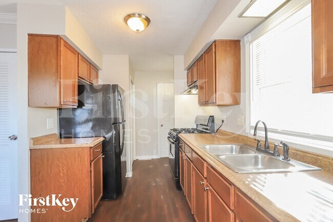 Building Photo - 203 Caddy Ave