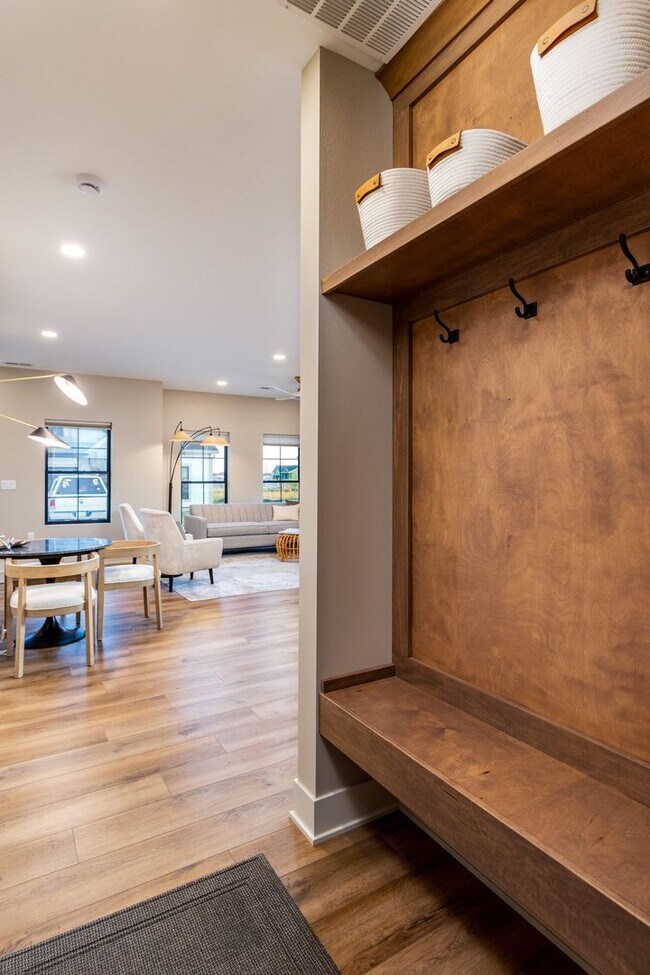 Building Photo - Hayden's Ridge - Meadowlark 4