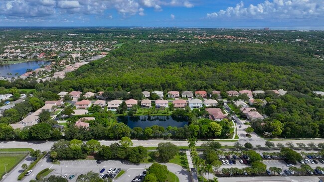 Building Photo - 212 Lone Pine Dr
