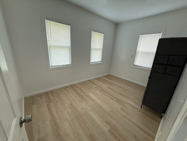 Building Photo - 3203 Tytus Ave