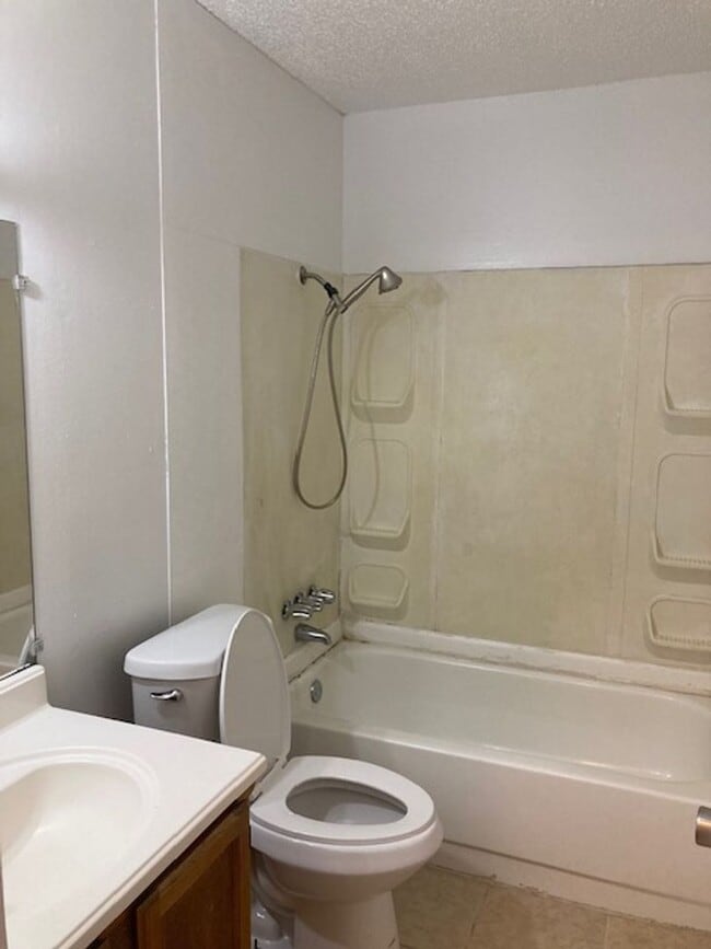 Building Photo - Gulfport 3 Bedroom