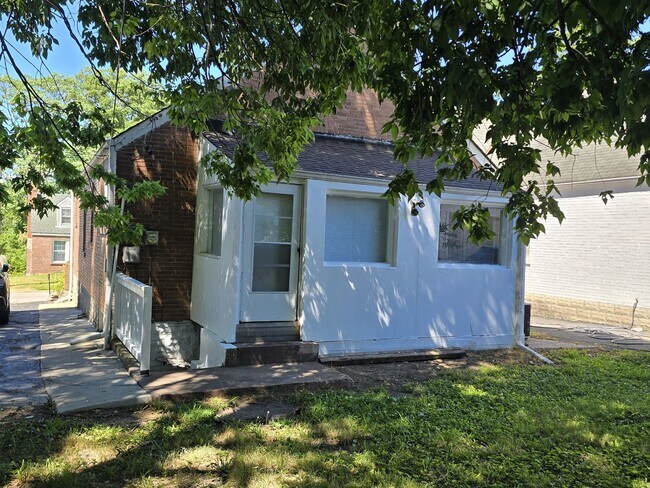 Building Photo - 6736 Maryellen St