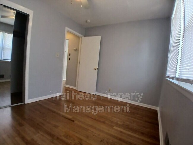 Building Photo - 3412 S Oxford Ave