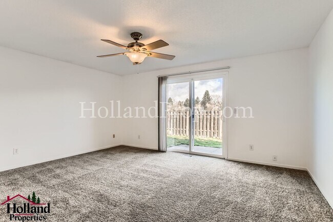 Building Photo - Beautifully Duplex in Desirable Northwest Portland Available For You!