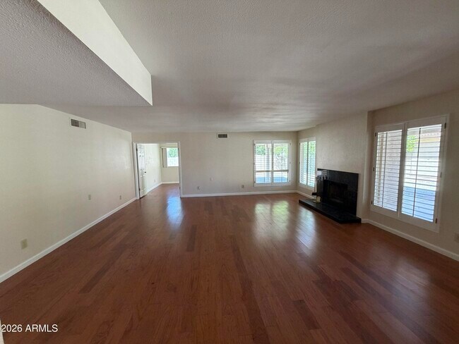 Building Photo - 10402 E Regal Dr