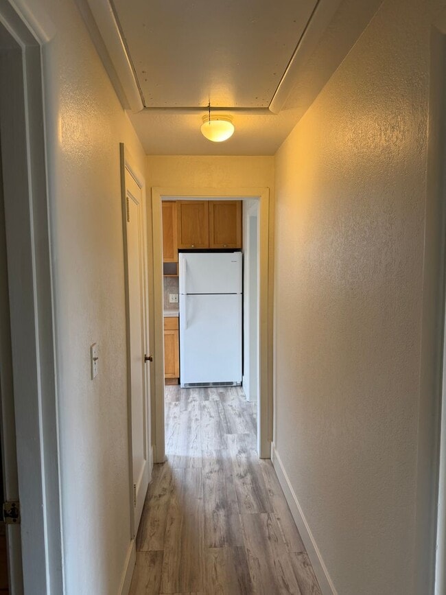 Building Photo - Charming 2 bed 1 bath house in a great neighborhood!