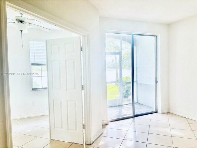 Building Photo - 715 SW 148th Ave