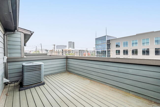 Building Photo - 418 W Tremont Ave