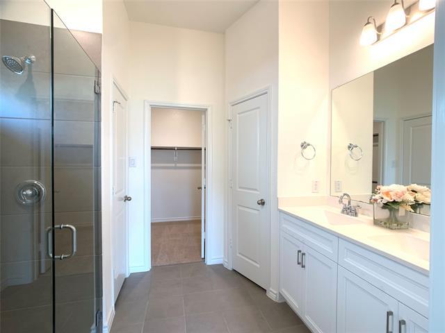 Building Photo - 7025 Tree Stand Pt