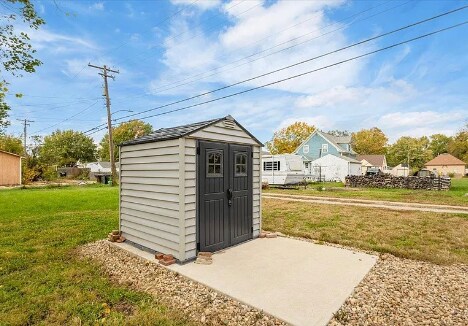 Building Photo - 5144 Greenwood St