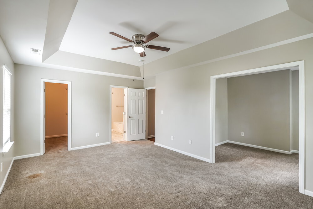 Building Photo - 1043 Vanguard Dr