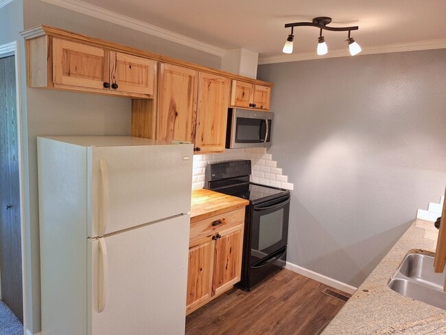Building Photo - Quiet charmer- Upgrades abound, landry & u...