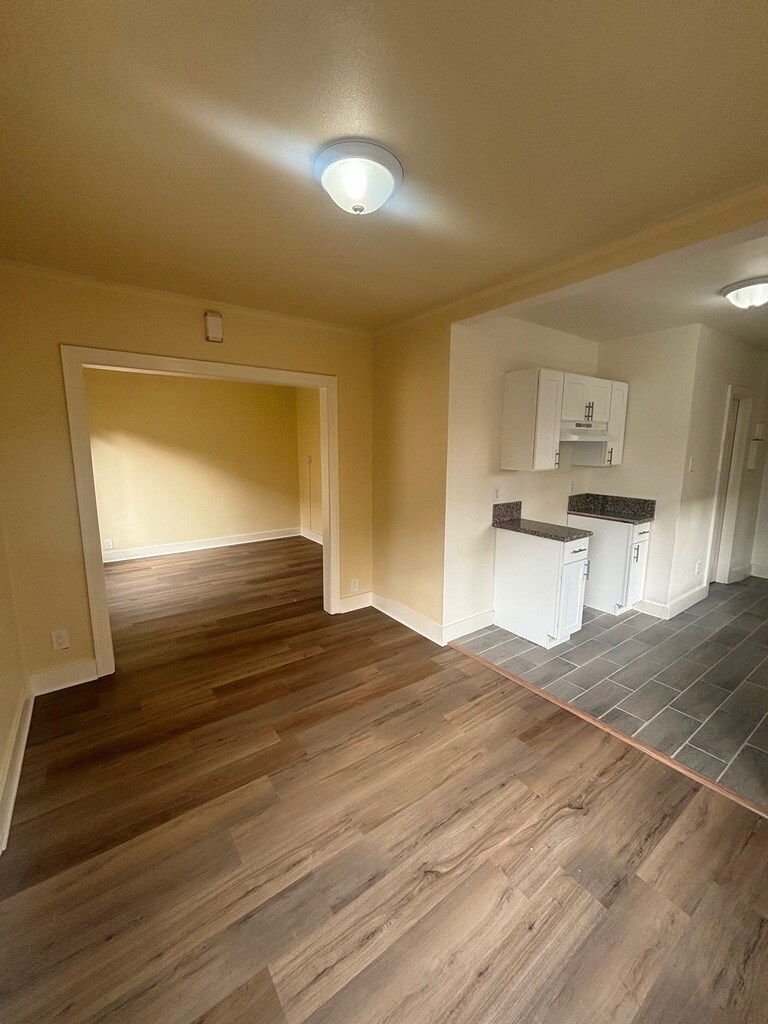 Building Photo - 317 E 61st St