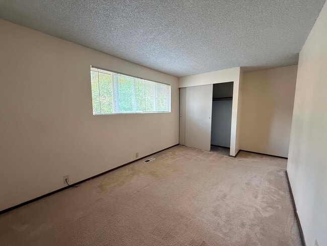 Building Photo - 270 146th Pl NE