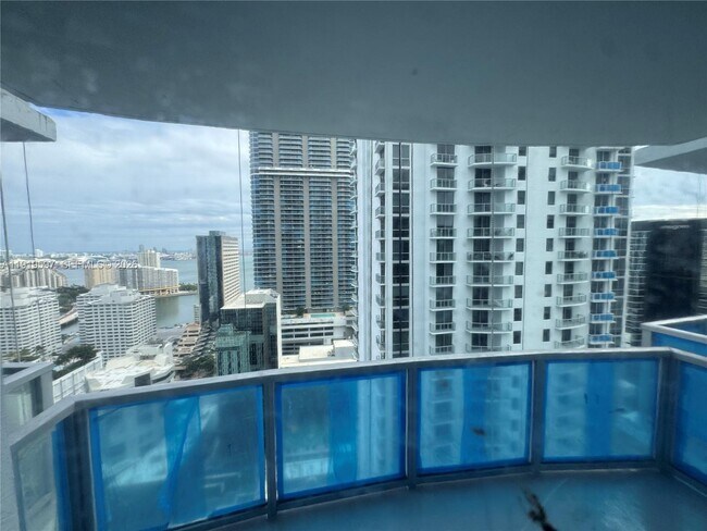 Building Photo - 1050 Brickell Ave