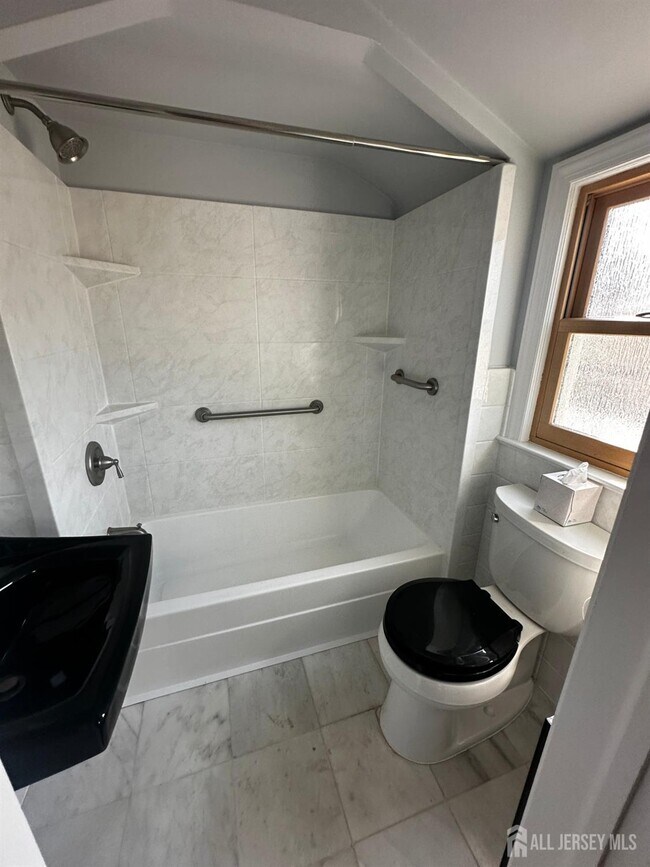 Building Photo - 277 Dukes Rd